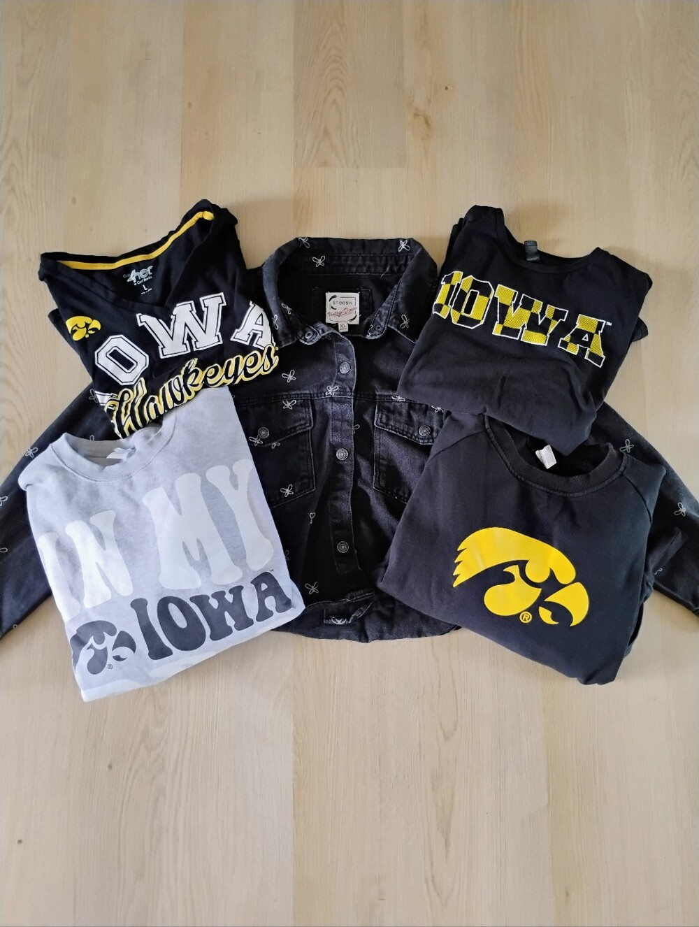 Iowa Hawkeyes 5 Shirt Bundle